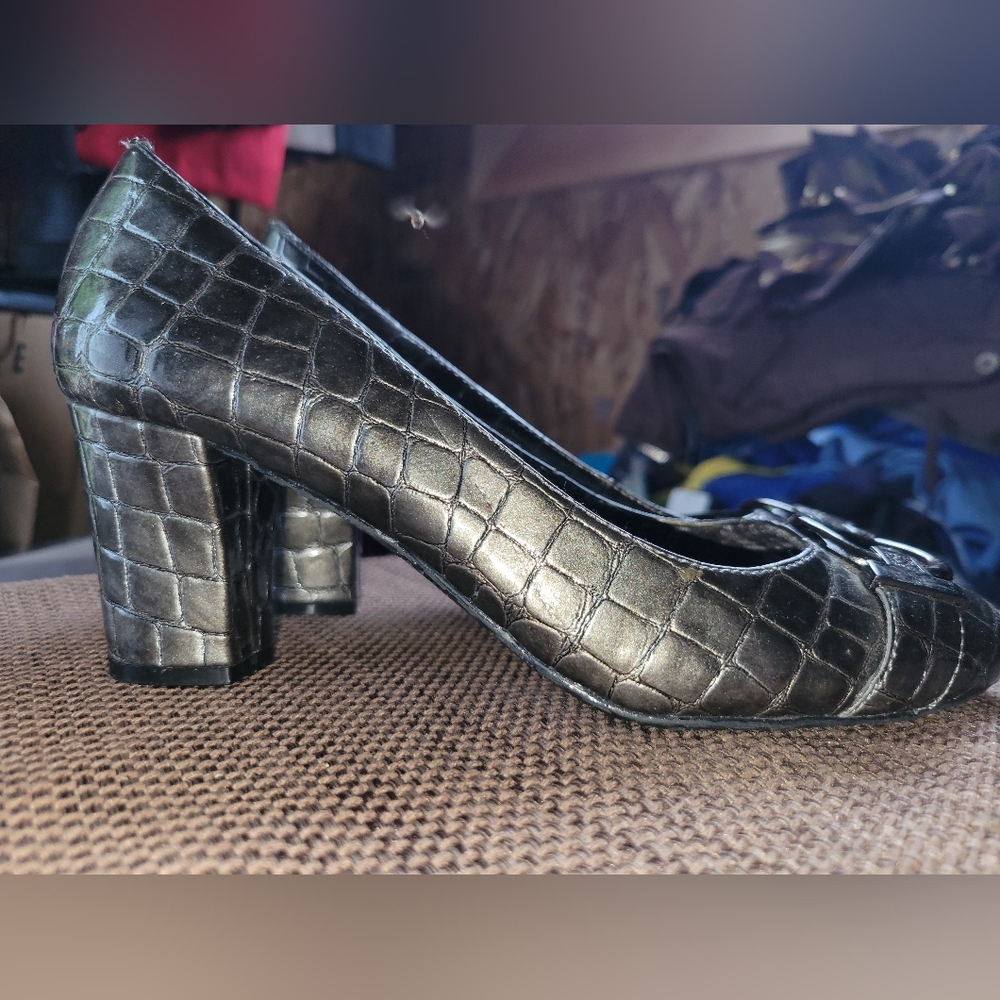 Anne Klein Black/ Sliver Croc-Embossed Heels
